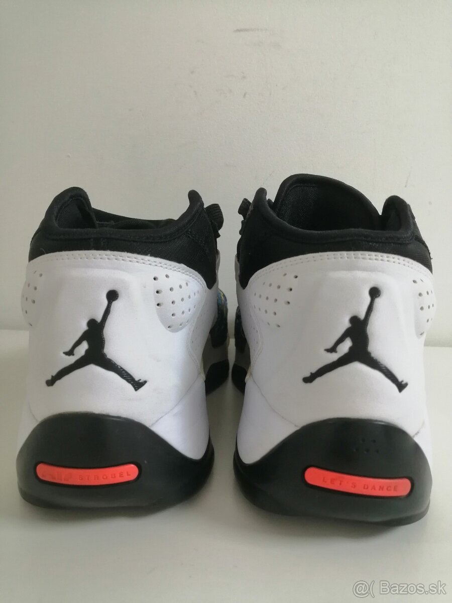 JORDAN - 11