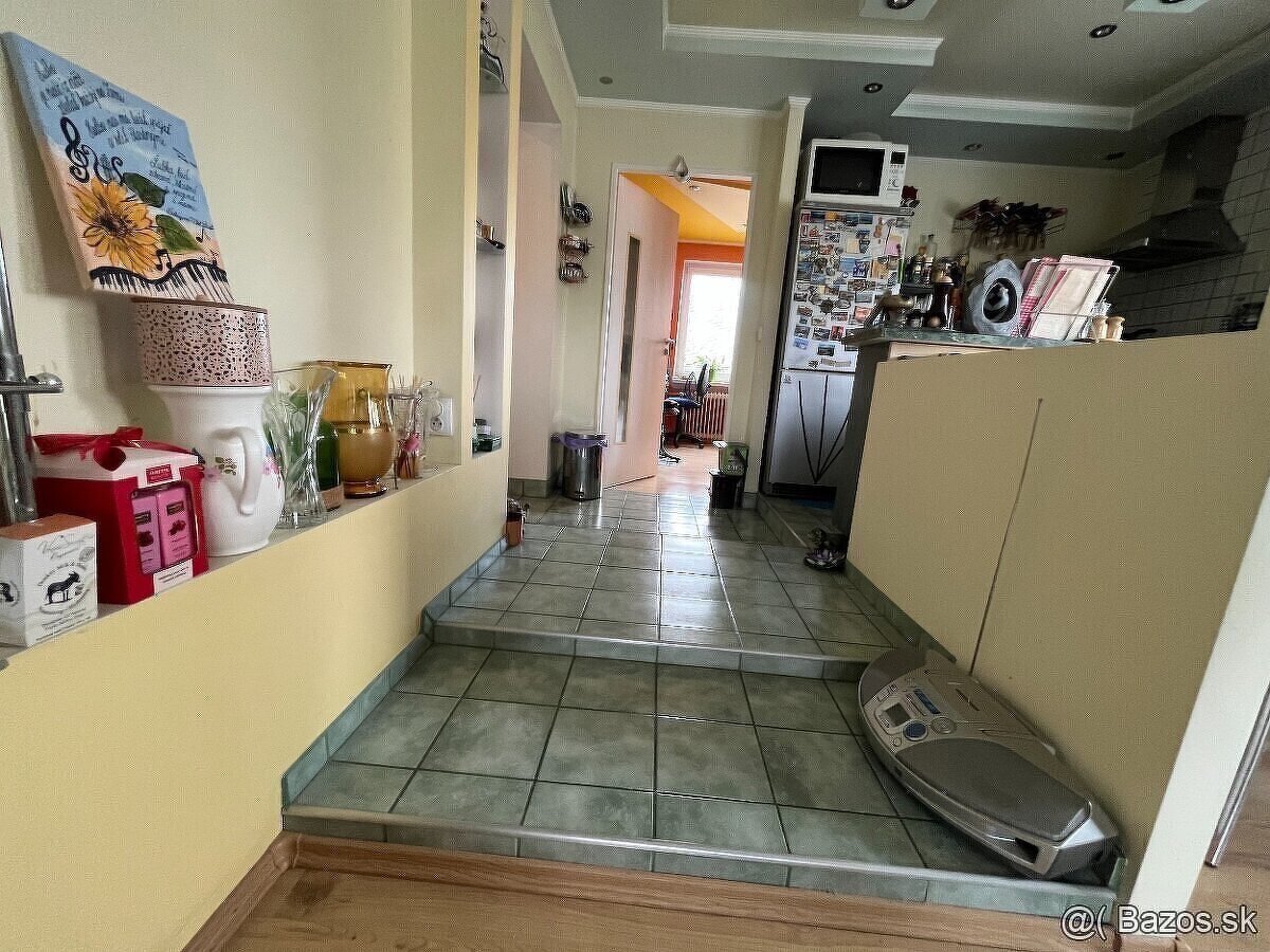 ☀️ Slnečný trojizbový byt s balkónom – Opatová, Lučenec - 11