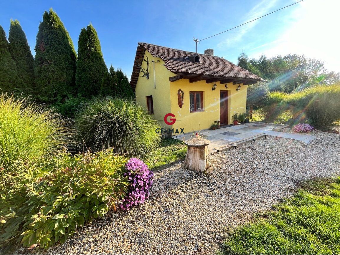 NA PREDAJ: kompletne moderný zrekonštruovaný rodinný dom v - 11