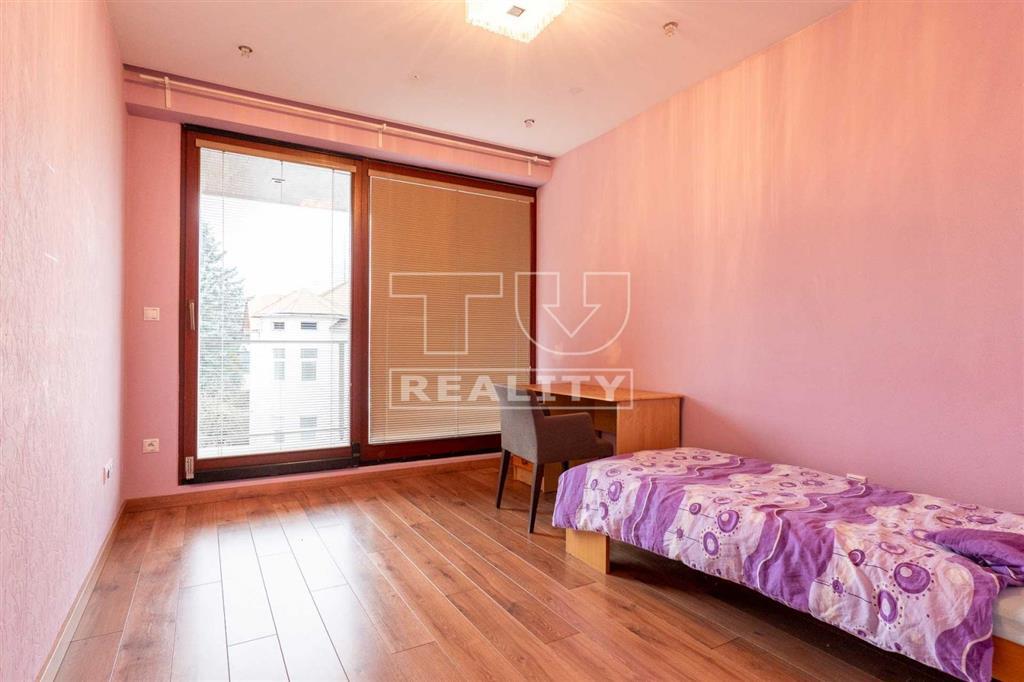 4 izbový byt v centre mesta Brezno, 120m2 + 30m2 terasy,... - 11