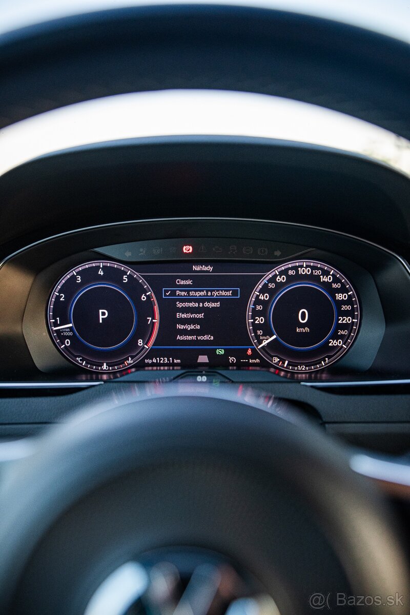VW Passat R-LINE DSG Ťažné Virtual CarPlay ACC Lane-assist - 11