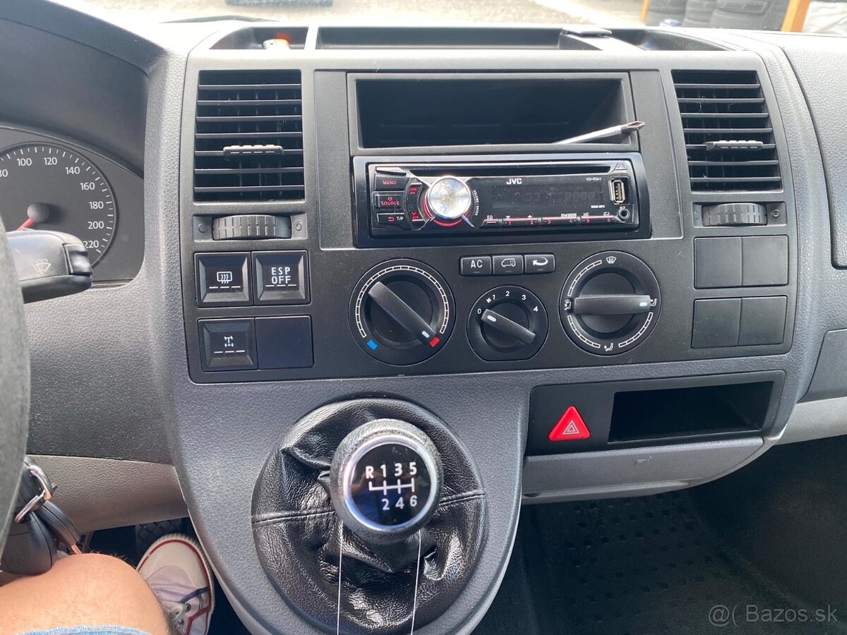 Volkswagen Caravelle long - 11