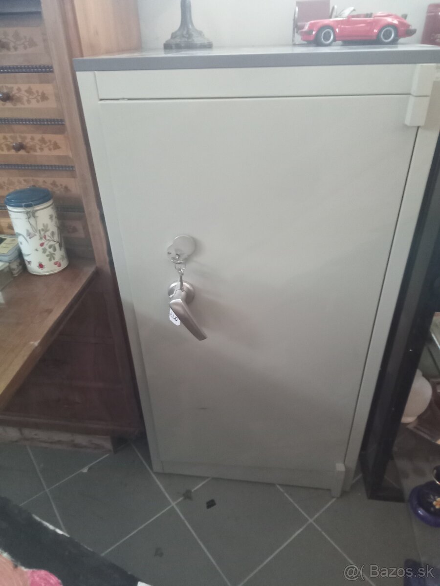 Trezor,svietniky a ine - 11