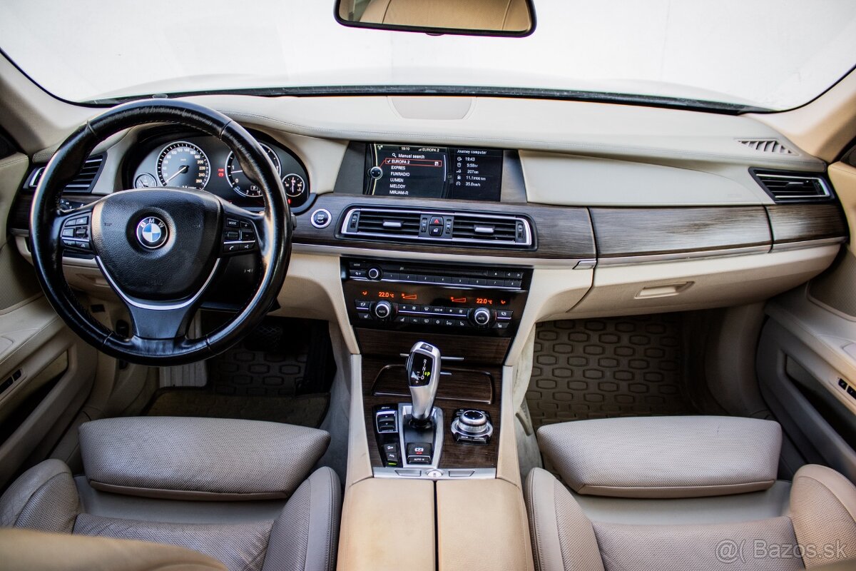 BMW Rad 7 740d xDrive - 11