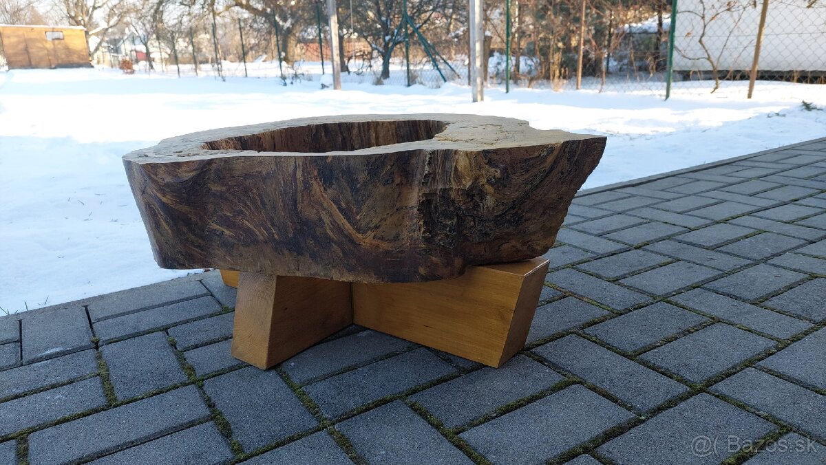 Drevený stolík masív - 11