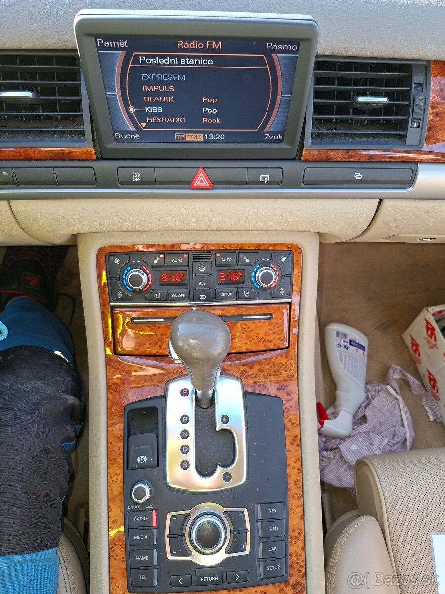 AUDI A8 4.2 TDI 330koní limusine - 11