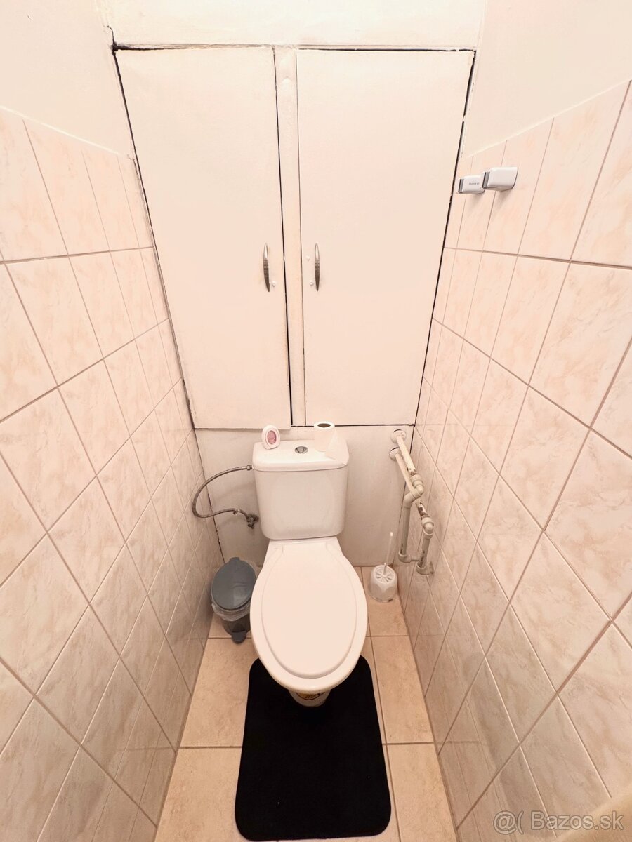 Prenájom- 2 izbový byt so zariadením, centrum Nové Zámky - 11