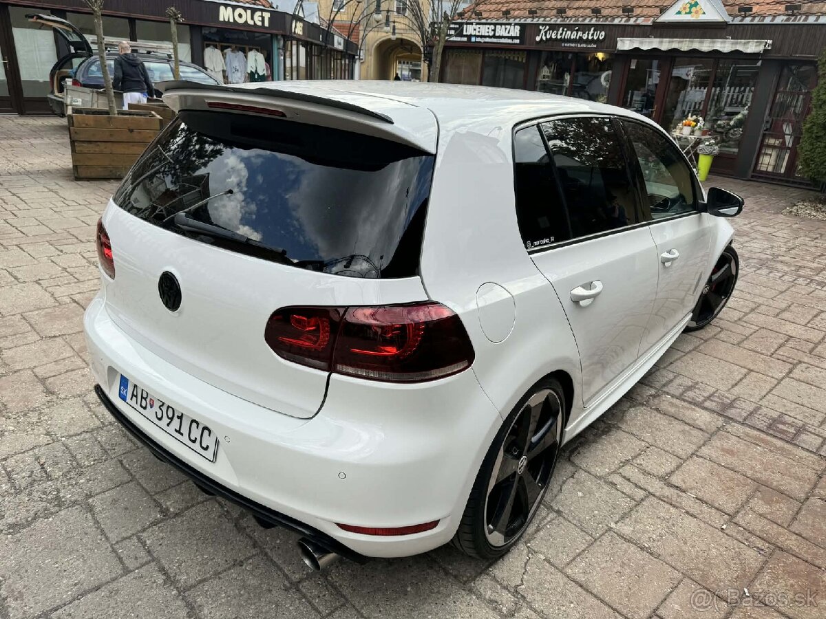 Volkswagen Golf GTI Edition 35 2.0.TSI - 11