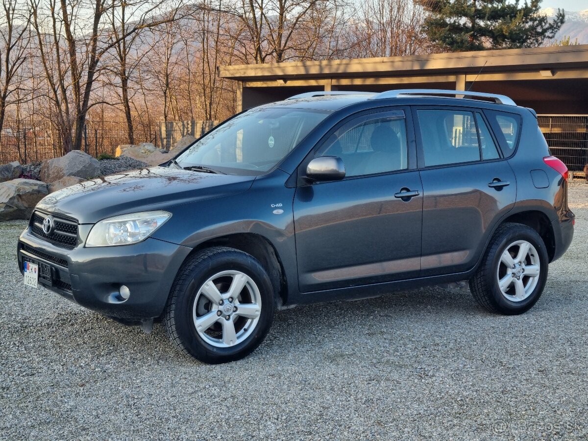 TOYOTA RAV4 2,2D4D 4x4 - 11
