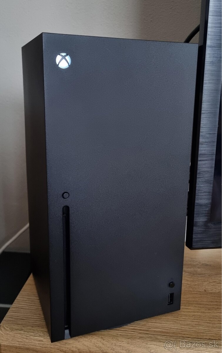 Predám Xbox Series X 1TB - 11