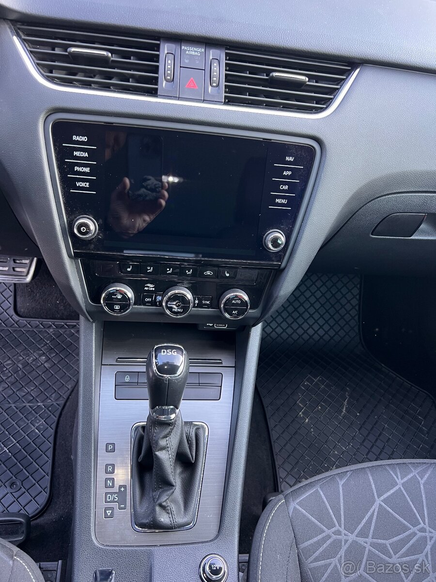 Škoda Octavia 3 kombi automat - 11