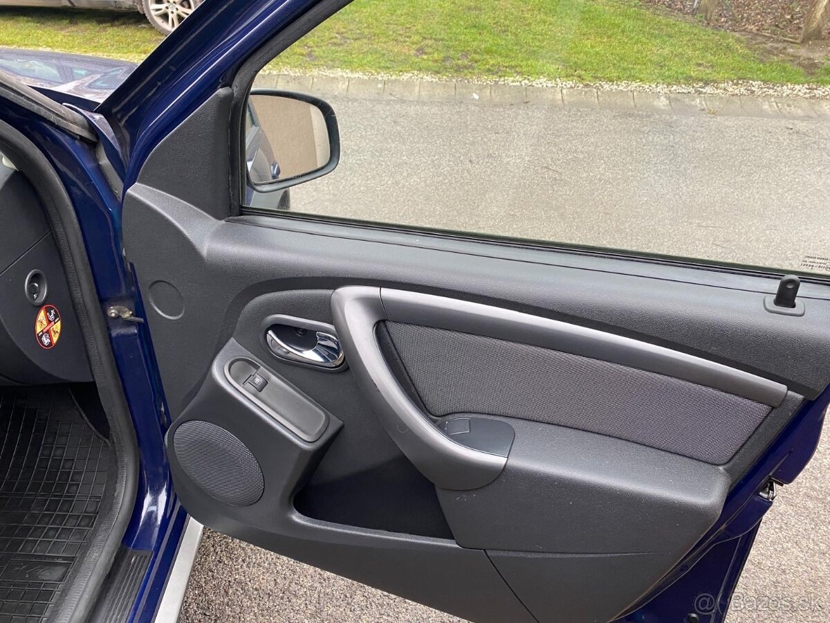 Dacia Duster 1.6i - 11