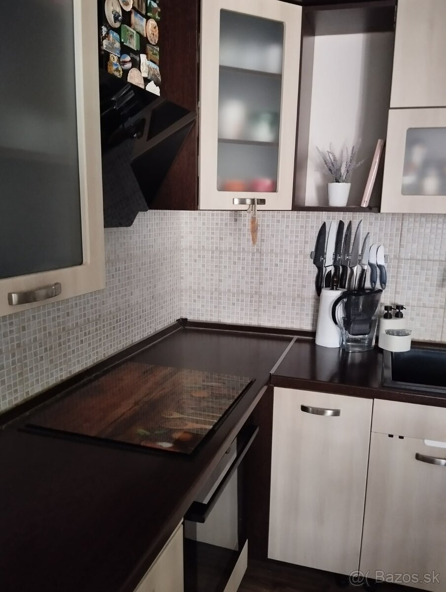 Kuchynská linka - 11