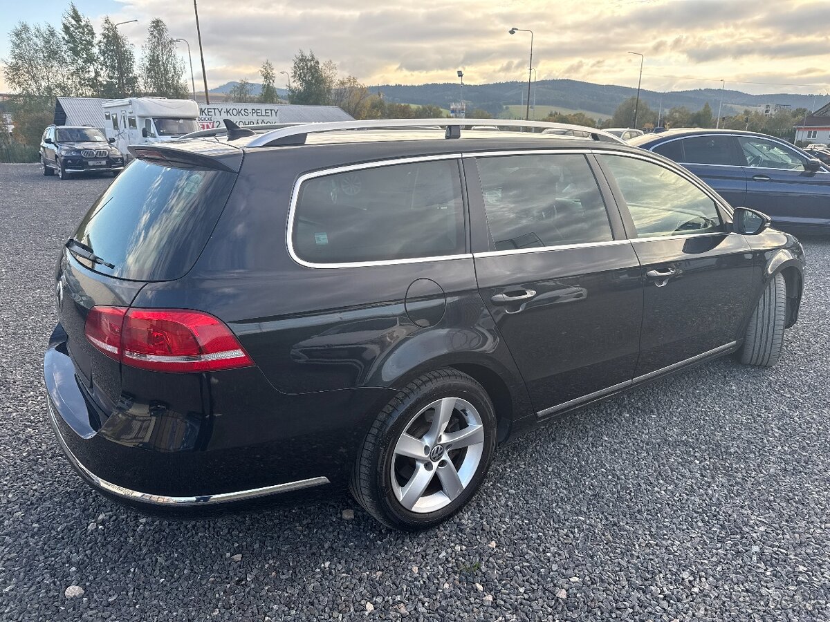 Volkswagen Passat Variant 2.0 TDI BMT Comfortline - 11