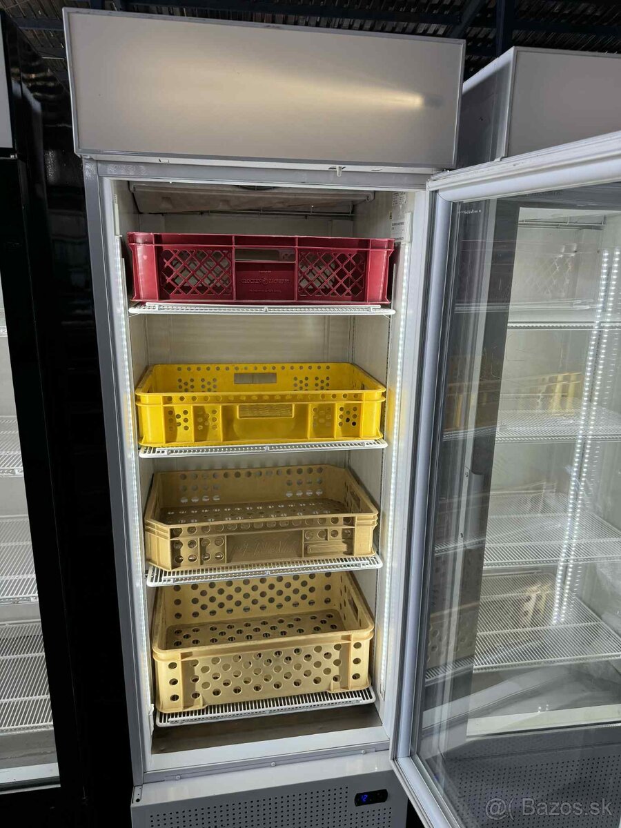 Prosklená lednice na přepravky 70x71x207cm - 11