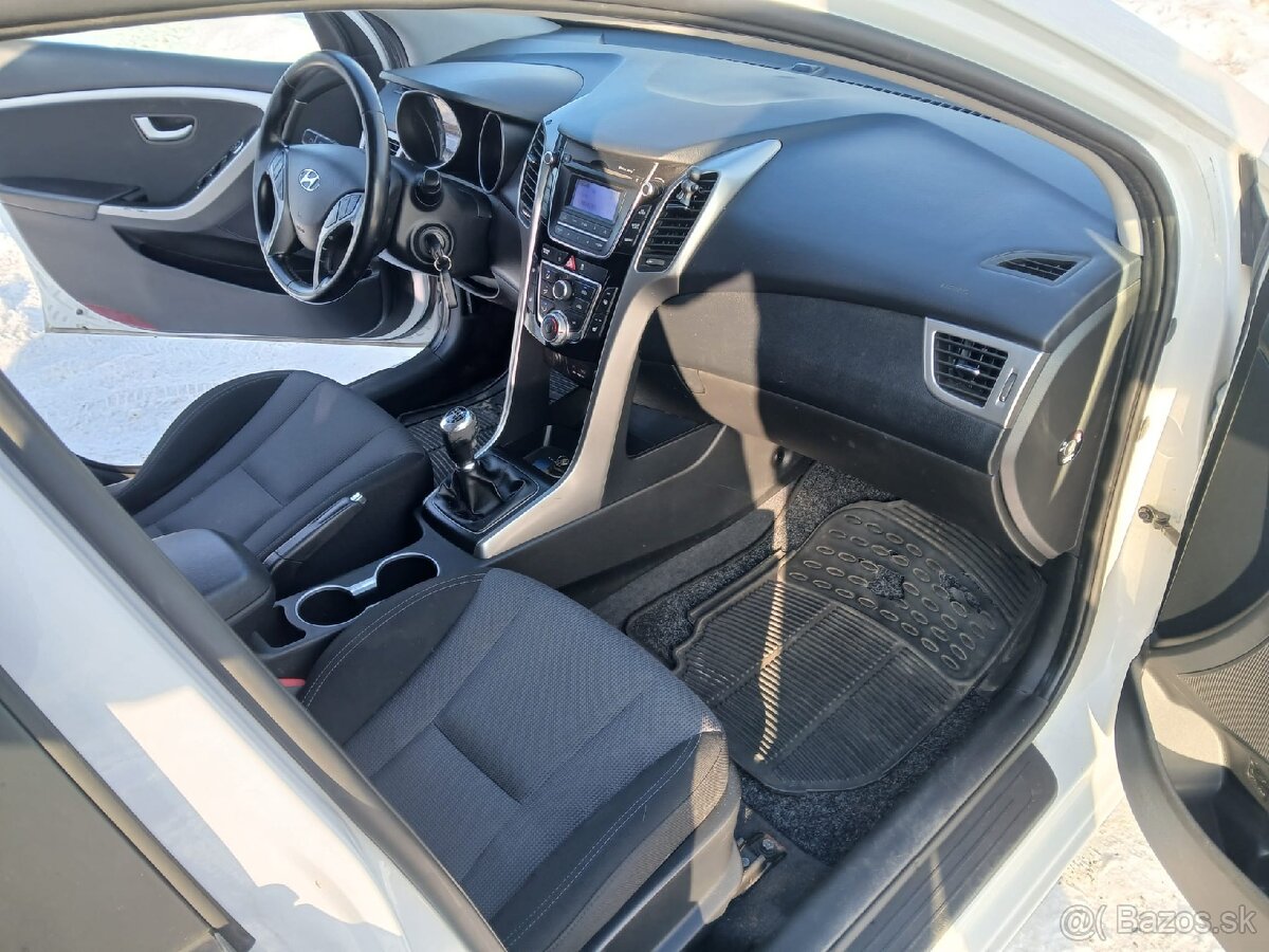 Hyundai i30 1.6crdi 160 000km - 11