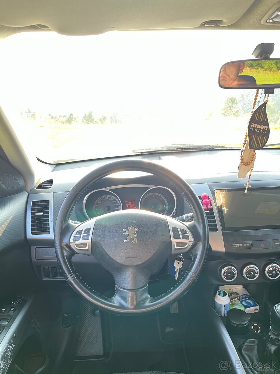 Peugeot 4007 - 11
