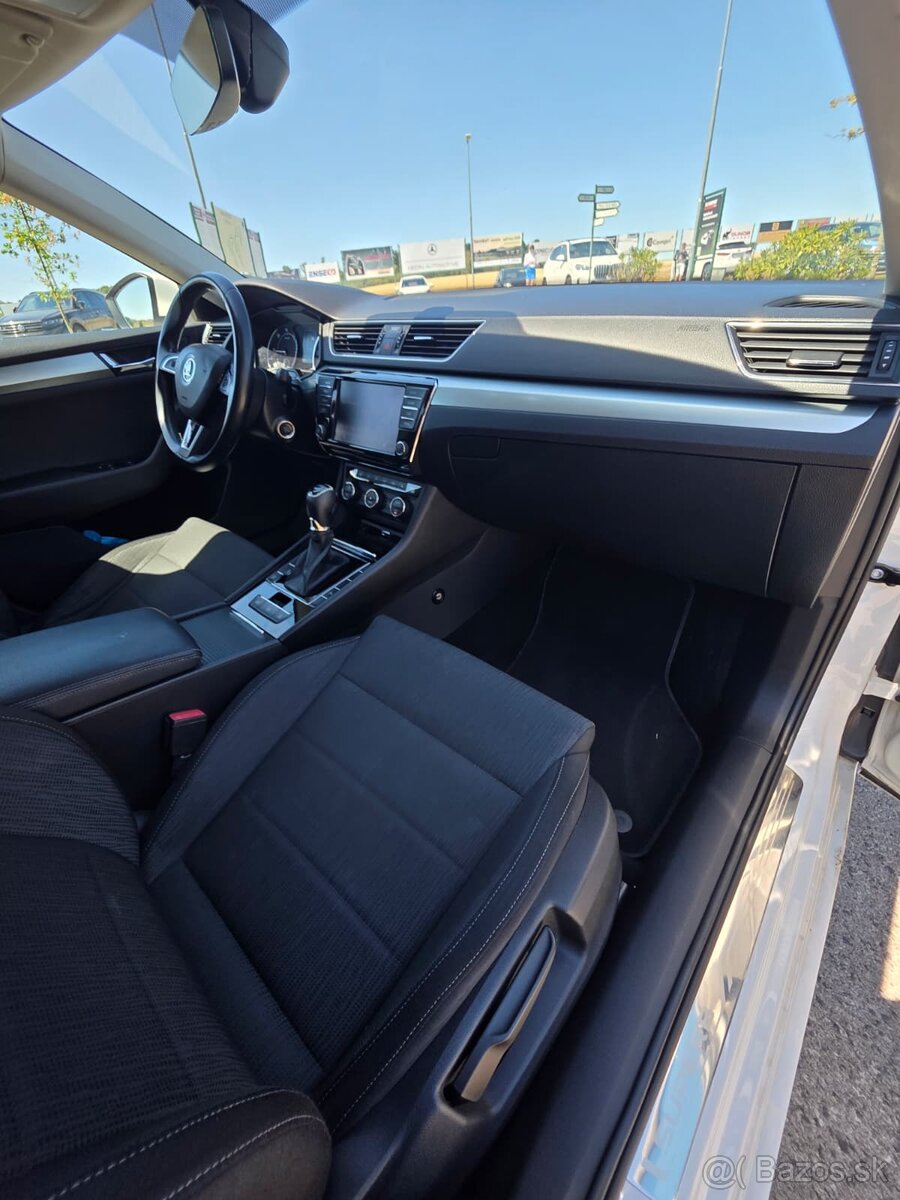 Škoda Superb 1.6 TDI DSG Active - 11