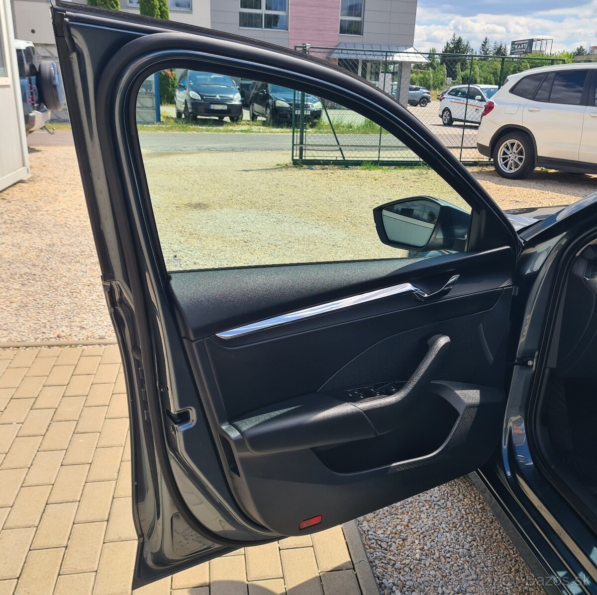 ŠKODA OCTAVIA COMBI 2.0TDI STYLE 4X4 DSG - 11