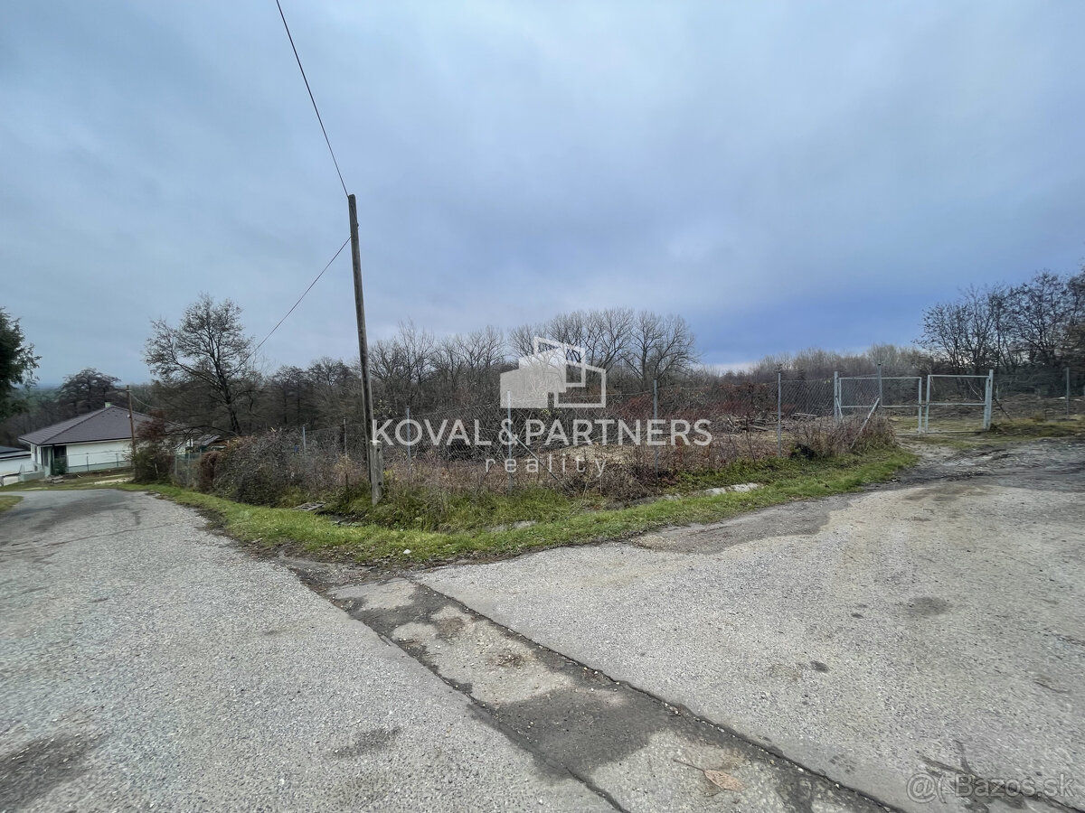 Stavebný pozemok v obci Slažany - 11