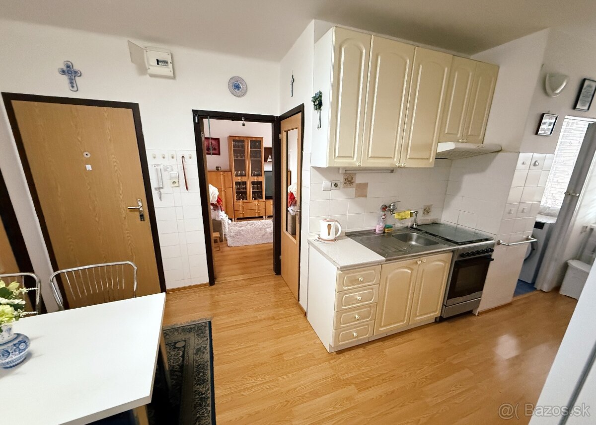 Na predaj útulný zariadený 3 izbový byt Soblahovská -Trenčín - 11