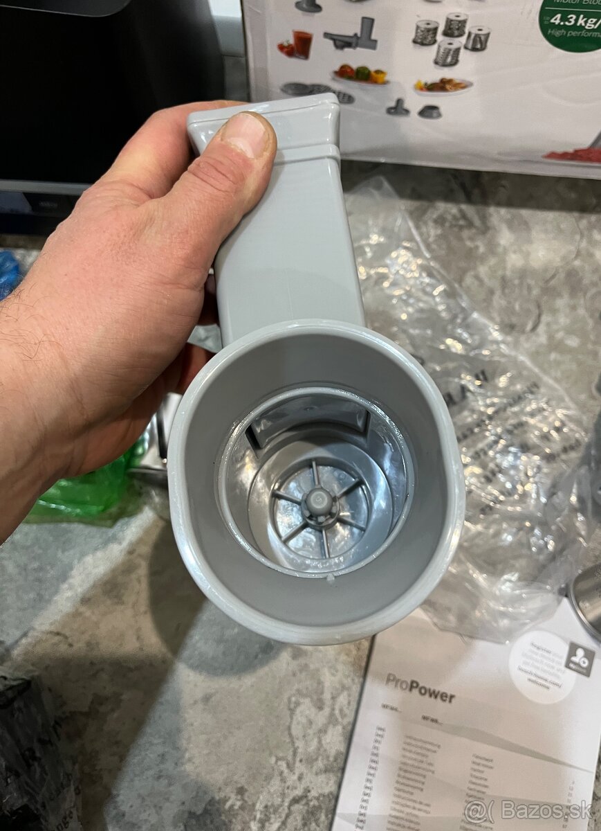 Nový mäsomlynček Bosch MFW68660 ProPower 2200 W - 11