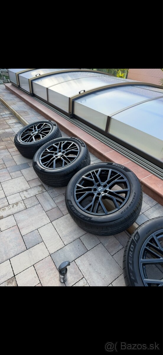 Range rover velar - 11