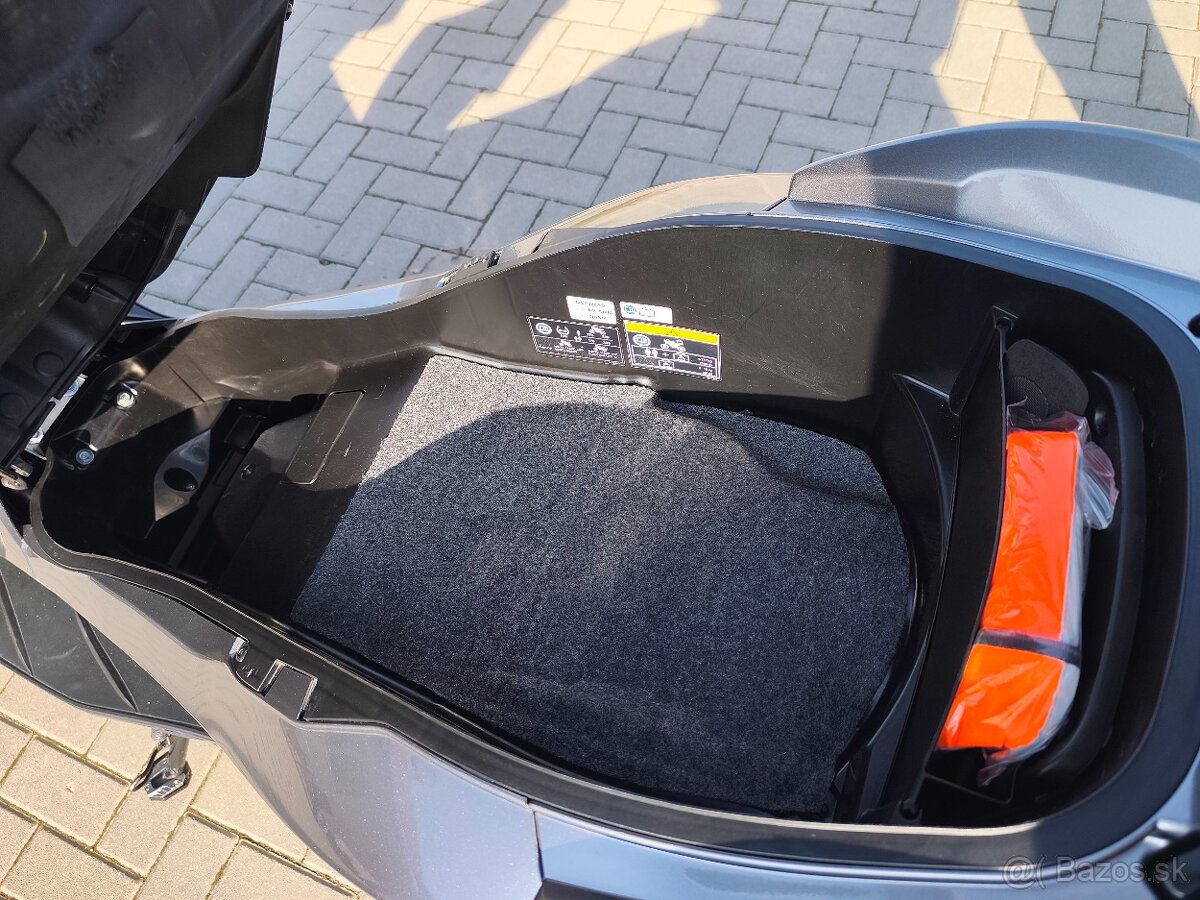 Predám Honda Forza 300 - 11