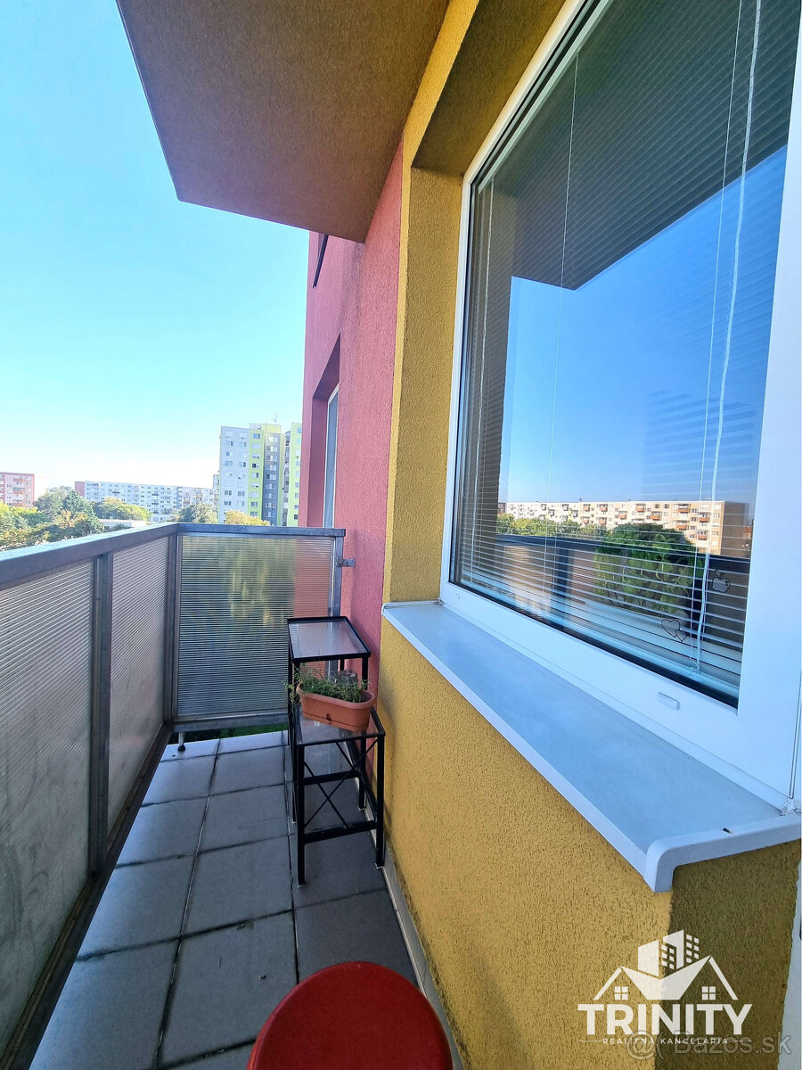 Na prenájom veľký 3-izbový byt s dvoma balkónmi v meste Nové - 11