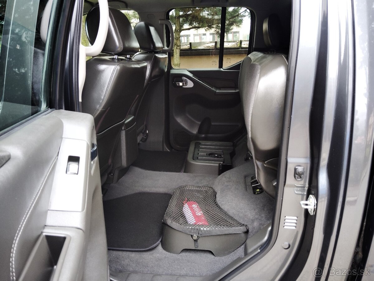 NISSAN NAVARA 3.0DCI DOUBLECAB, HARDTOP, 4X4, A/T - 11