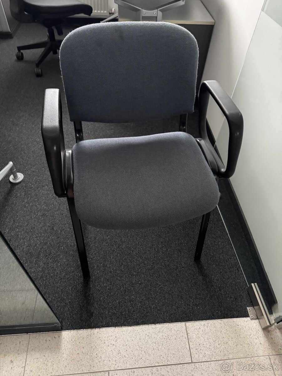 Nábytok rôzneho druhu - 11