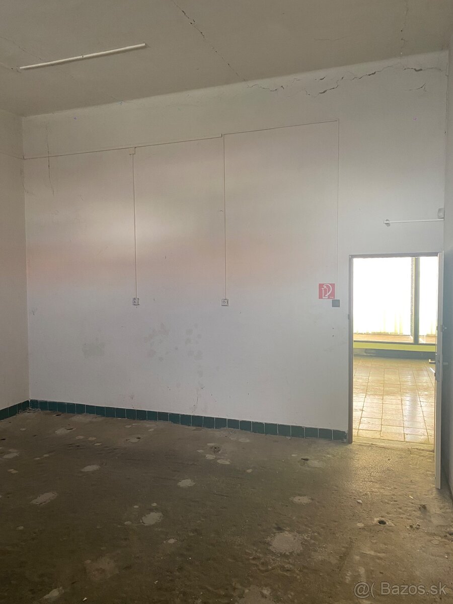 BUDOVA NA PREDAJ - 11