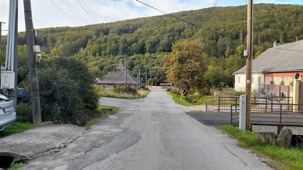 EXKLUZÍVNE na predaj stavebný pozemok, 303m2, Zlatá Idka - 11