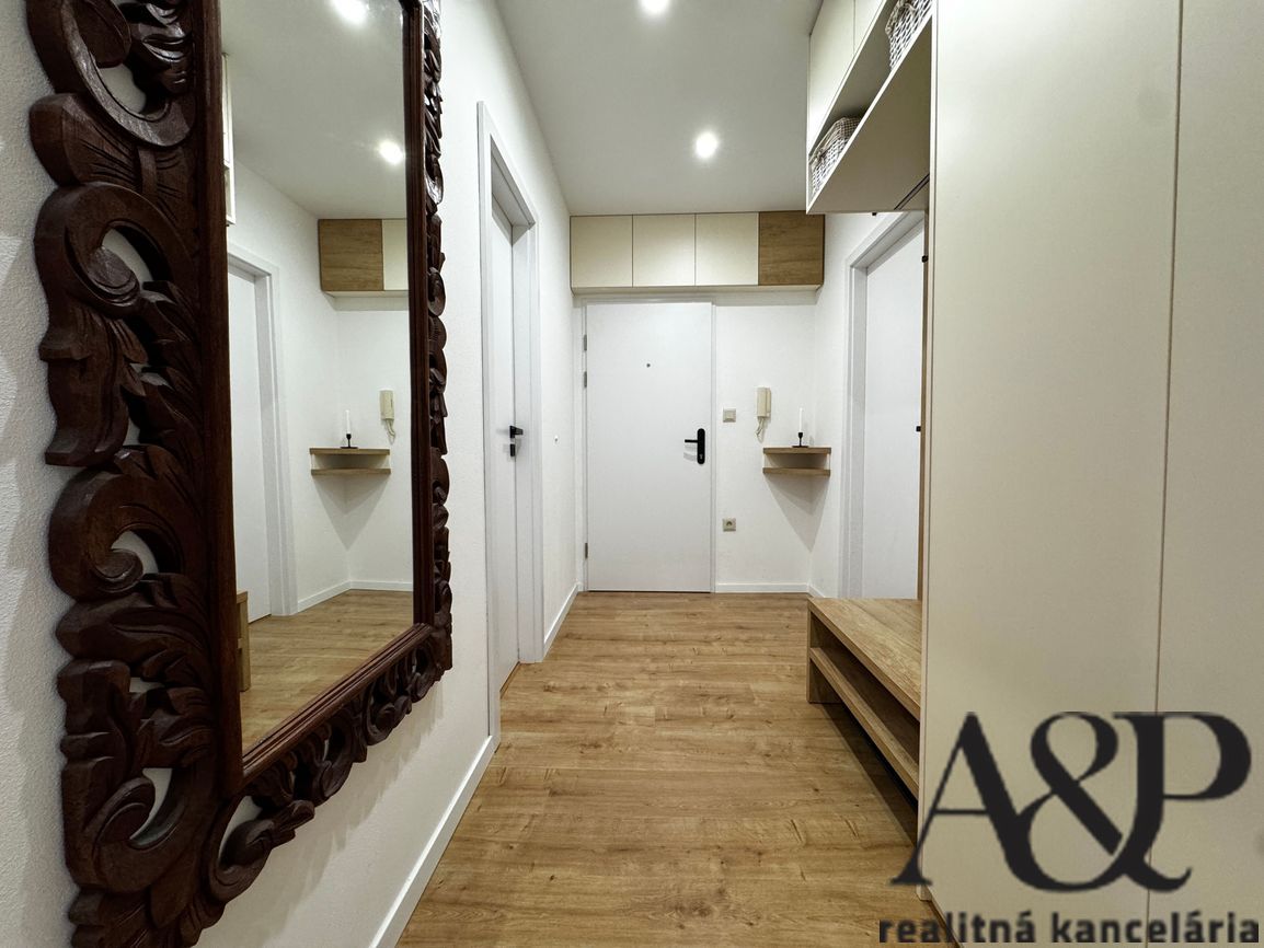 KOMPLETNE REKONŠTRUOVANÝ 3 IZB. BYT S KOMOROU A LOGIOU, 76M2 - 11