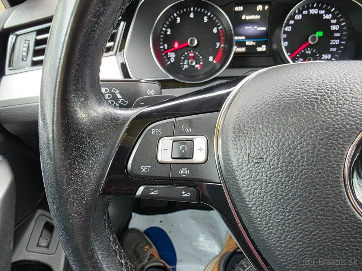 Volkswagen Passat Variant 1.5 TSI ACT Elegance DSG - 11