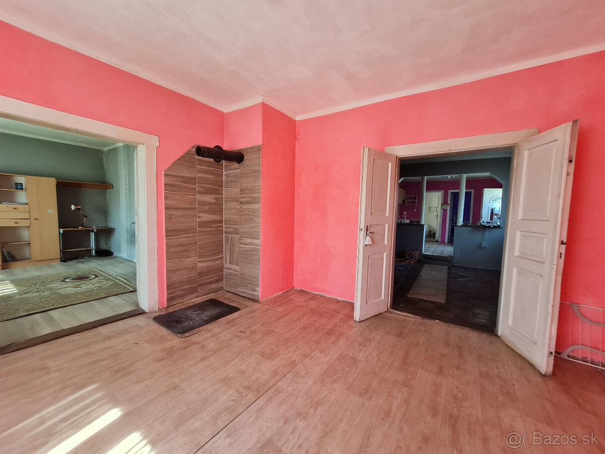 Malé Straciny - rodinný dom - 11