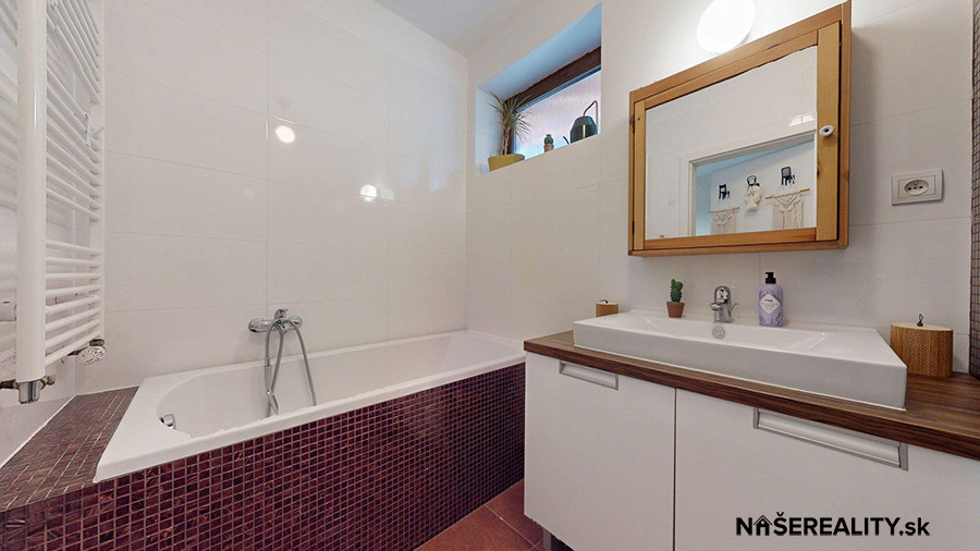 Na predaj 5-izbový rodinný dom s garážou, pivničkou a krásno - 11