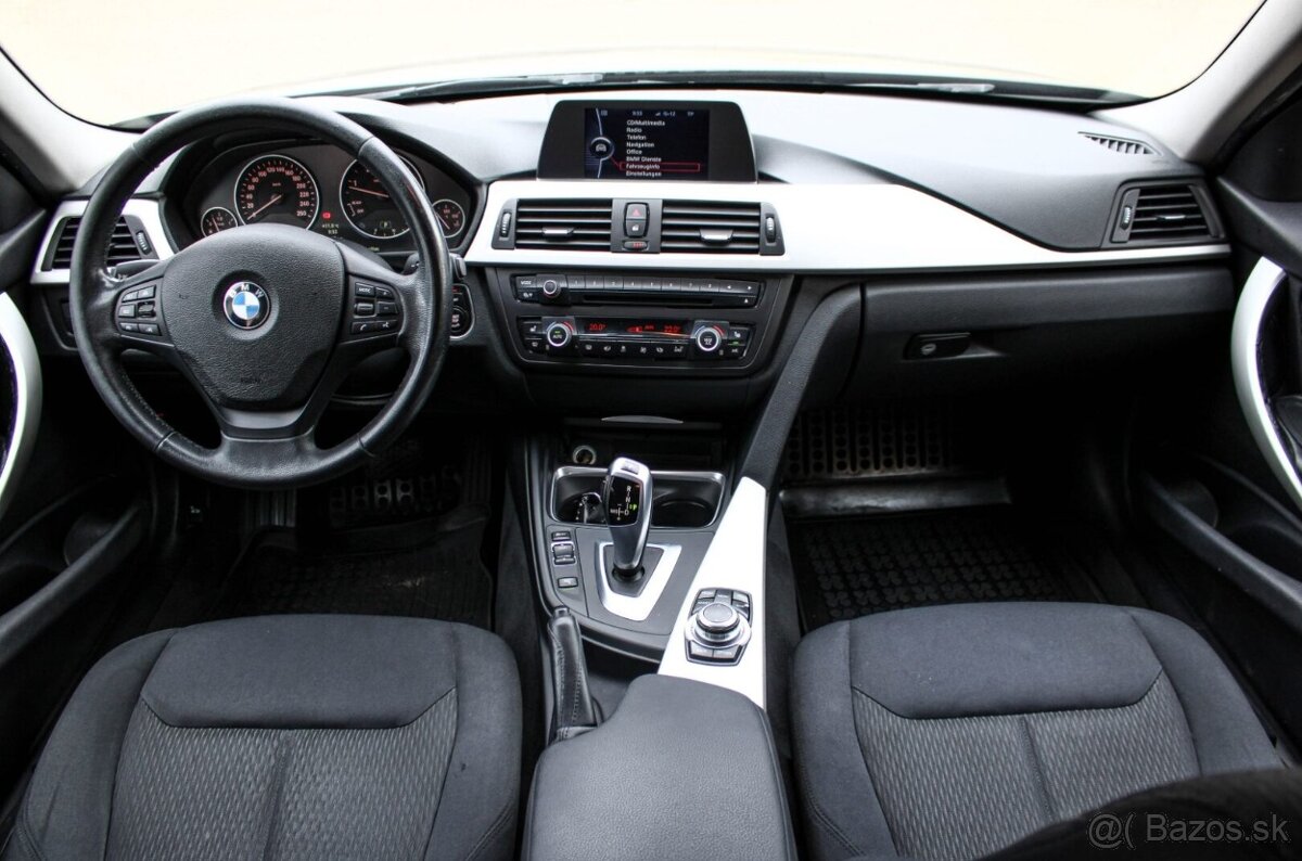 BMW Rad 3 Touring 320d A/T 135kW - 11