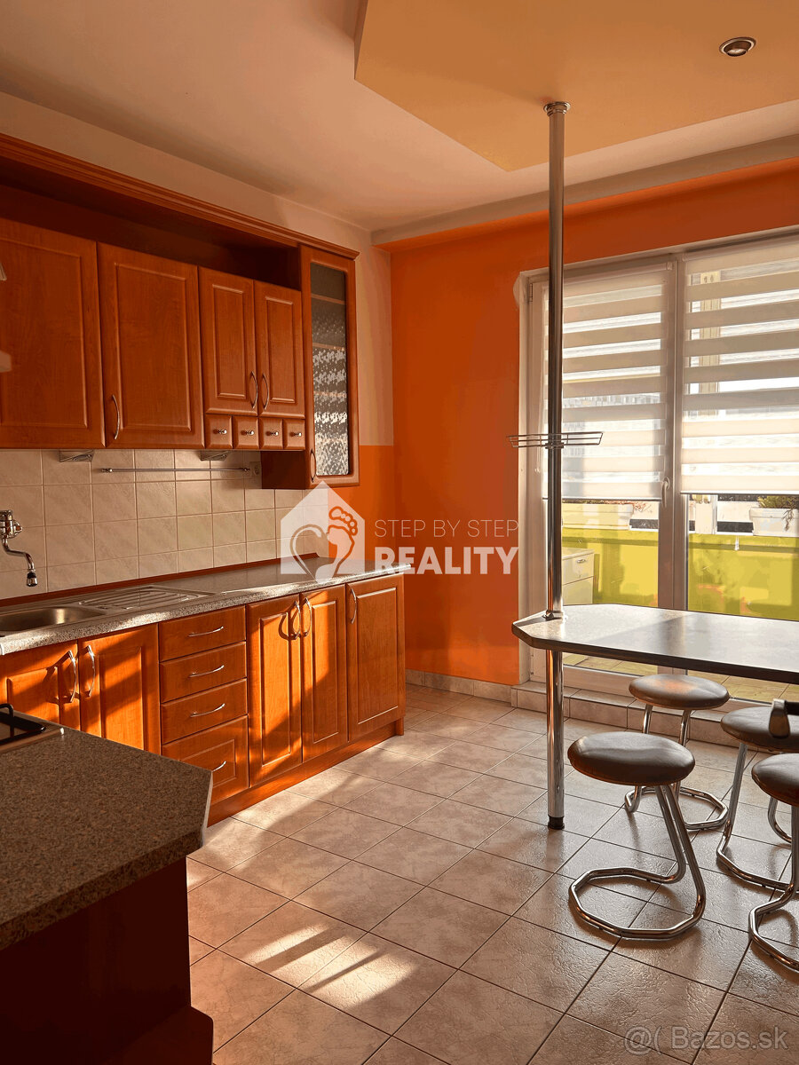 Slnečný 3-izbový byt na predaj - REZERVOVANÉ - 11