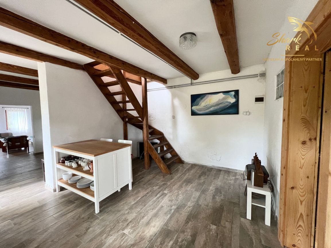 ZNÍŽENÁ CENA - Predaj usadlosti na samote v pokojnom prostr - 11