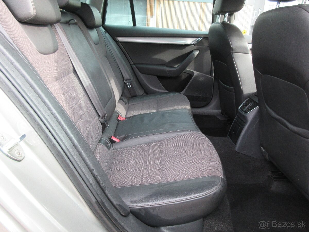 Škoda Octavia Combi 2.0 TDI Elegance/Style 4x4 - 11