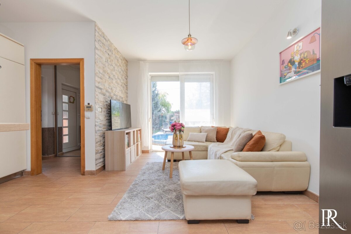 PRÍJEMNÝ 3 IZBOVÝ RD S BAZÉNOM NA BREHU VAJNORSKÝCH JAZIER - 11