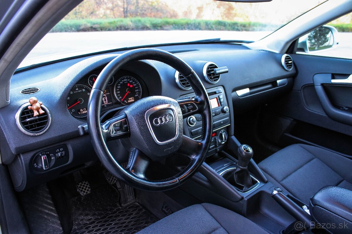 Audi A3 Sportback 1.6 Ambition - 11