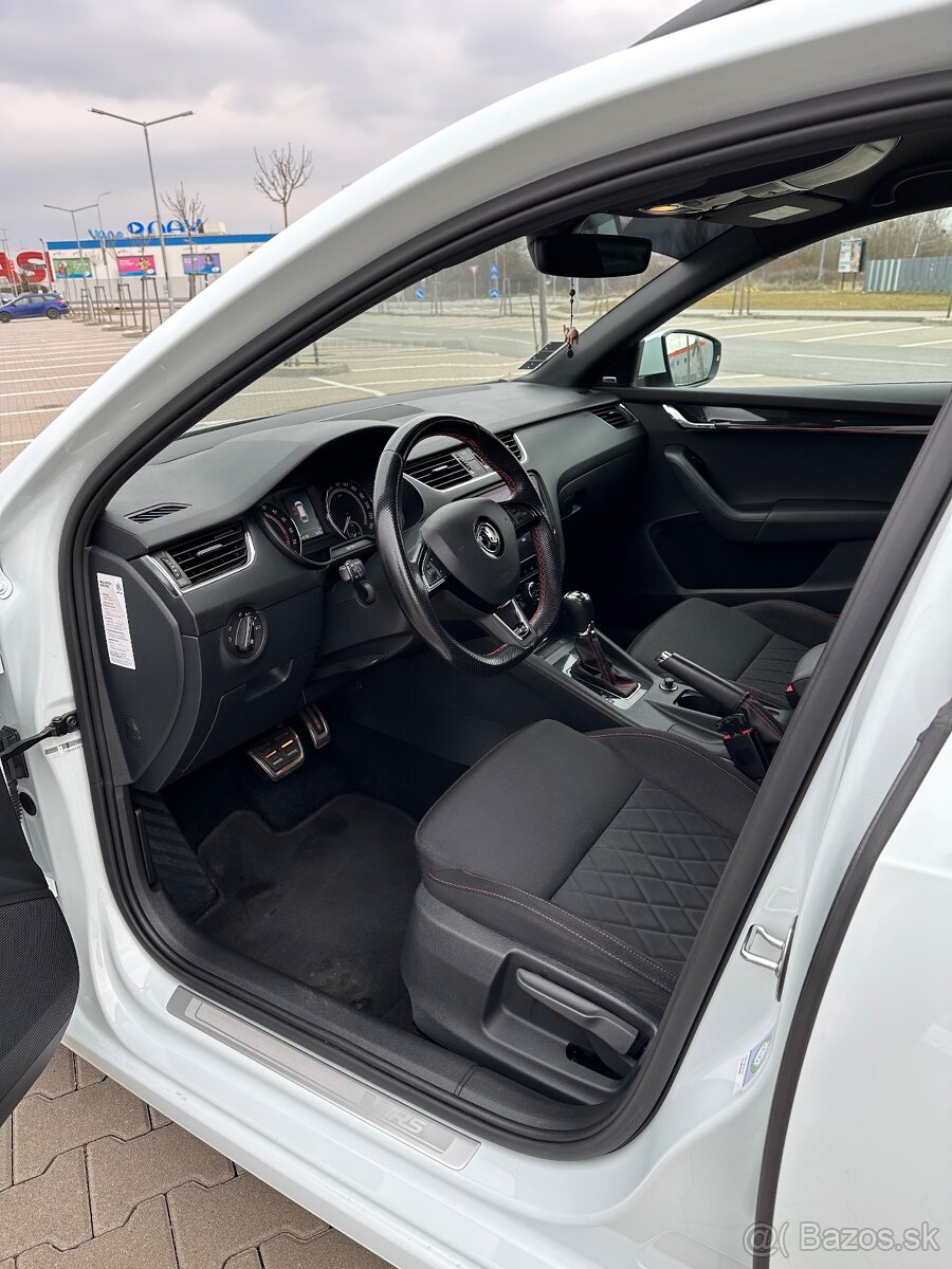 Škoda Octavia Combi 2.0 TDI DSG - 11