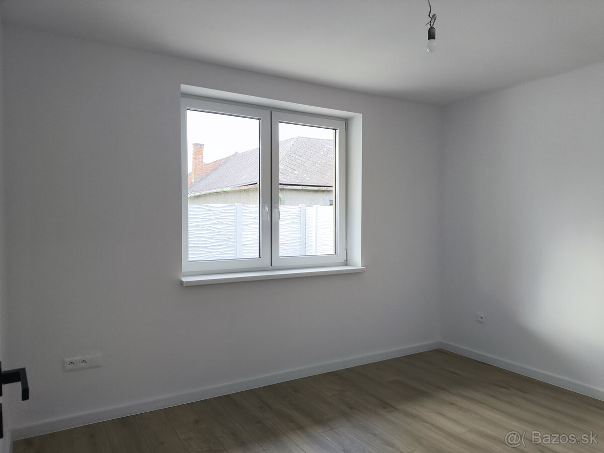 Ponúkame Vám na predaj 4-izbový rodinný dom v obci Topoľníky - 11