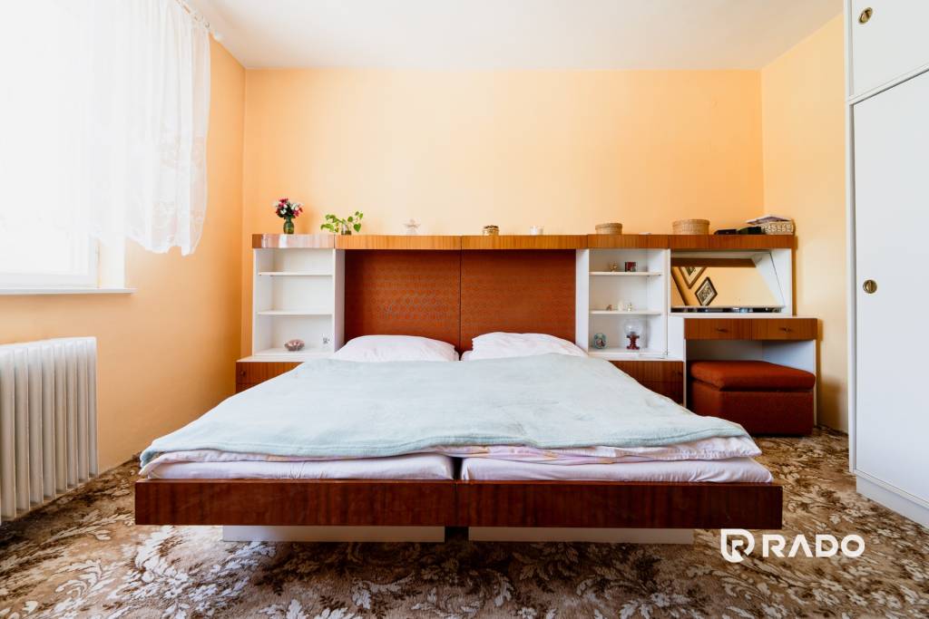 RADO | 8i RD s dvoma garážami a záhradou 974m2 | Zlatovce - 11