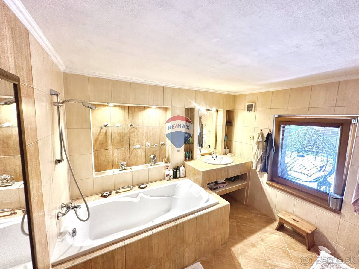 Rozprávkový rodinný dom (chalupa) v prírodnom štýle - Lazy - 11