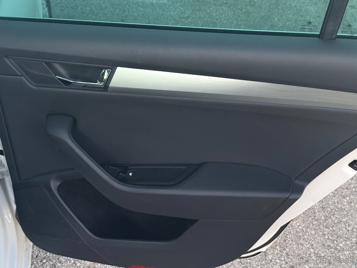 Škoda Superb Combi 2.0TDI - 11