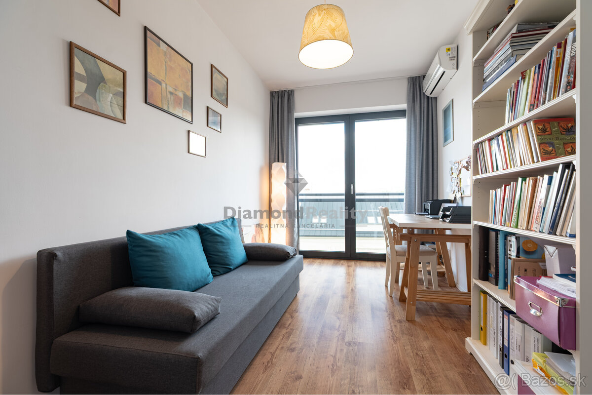 REZERVOVANÉ | NA PREDAJ 3 IZBOVÝ BYT S TERASOU V IKONICKEJ N - 11