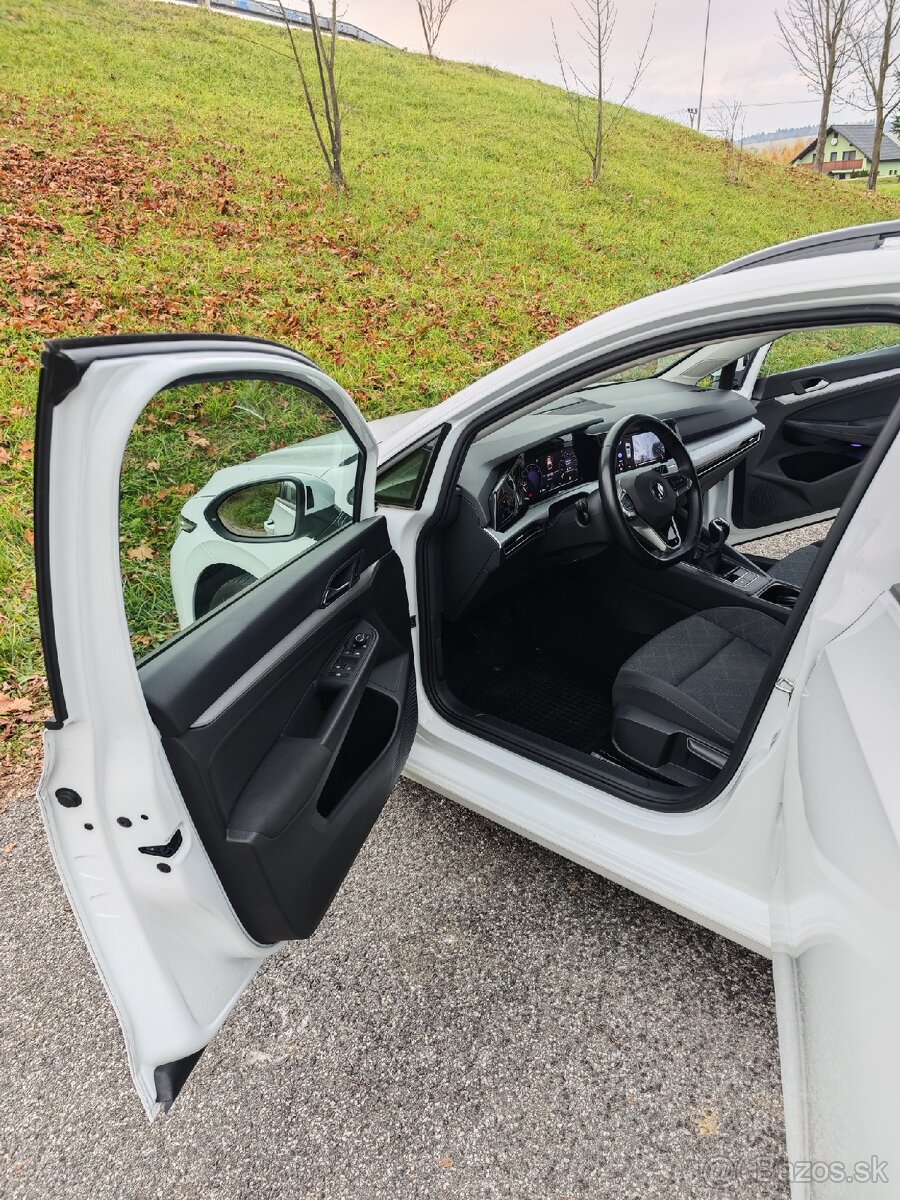 VW Golf 1.5 TSI Life Virtual kokpit Front&Lane Assist - 11